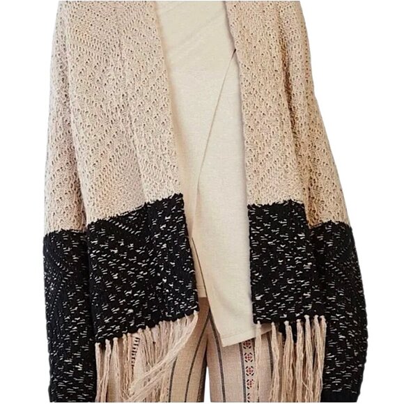 BCBGMAXAZRIA Eliana Knit Jacquard Fringe Cardigan Oversized Colorblock REVOLVE - Picture 3 of 16